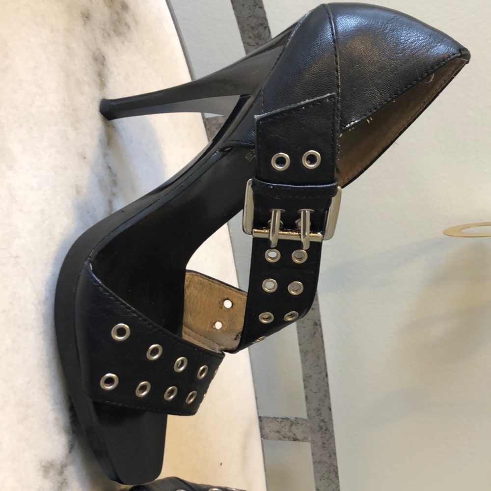 Michael Kors bad-ass black leather pump size 6 - Picture 6 of 6
